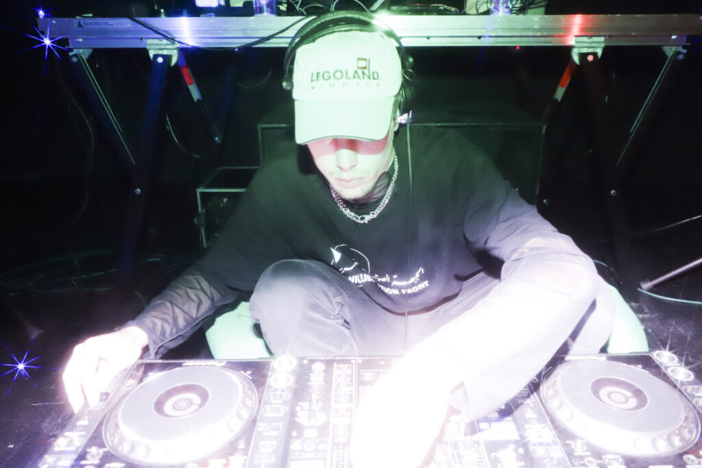 6b1dc98f-f095-40aa-82f1-3ef7116617d9